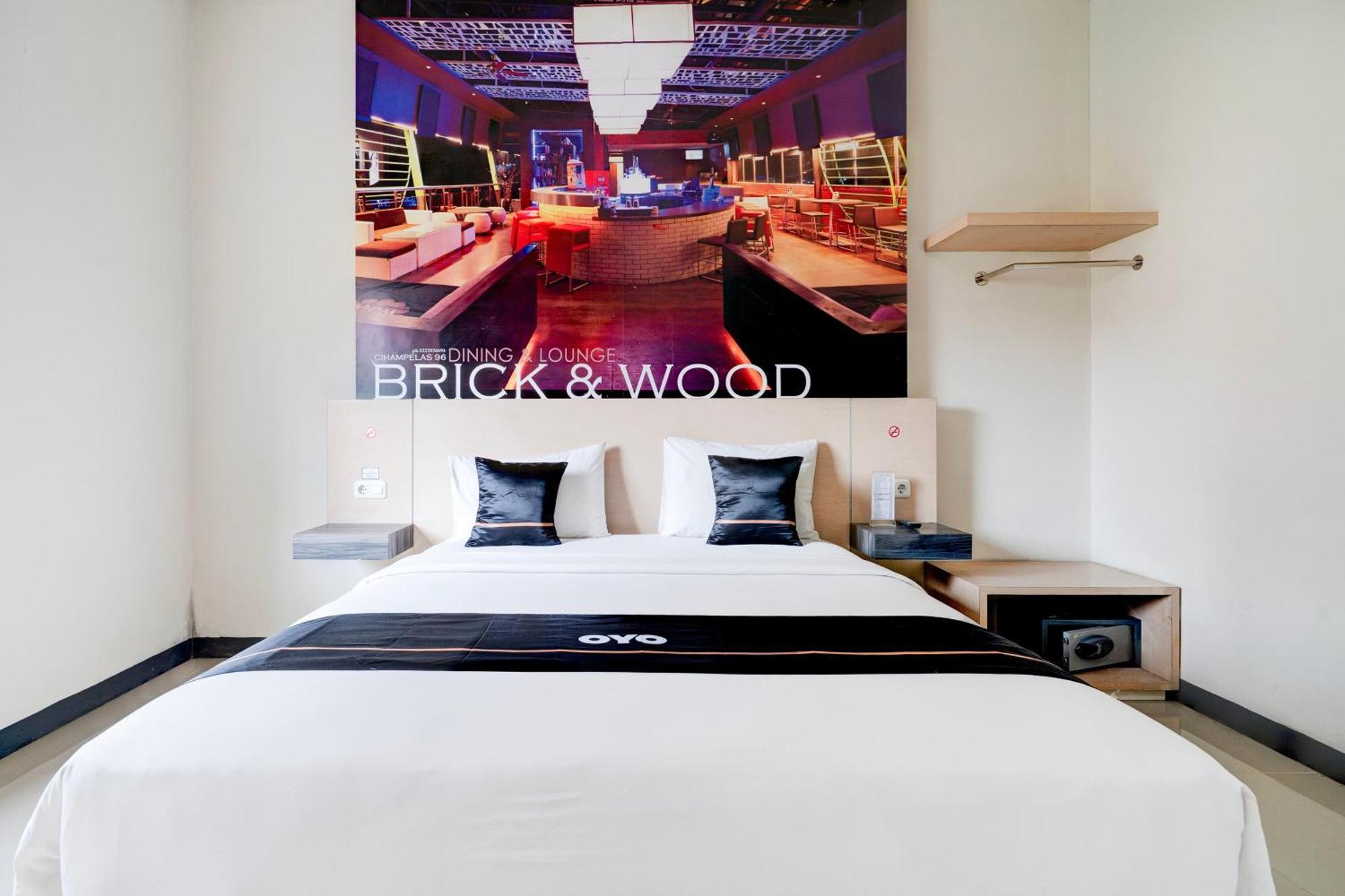 พรอเมอนาด ชิฮัมเปลัส Hotel บันดุง ภายนอก รูปภาพ